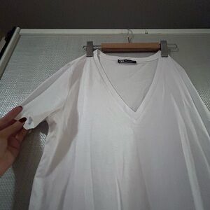 Zara White V-Neck Short Sleeve Tee